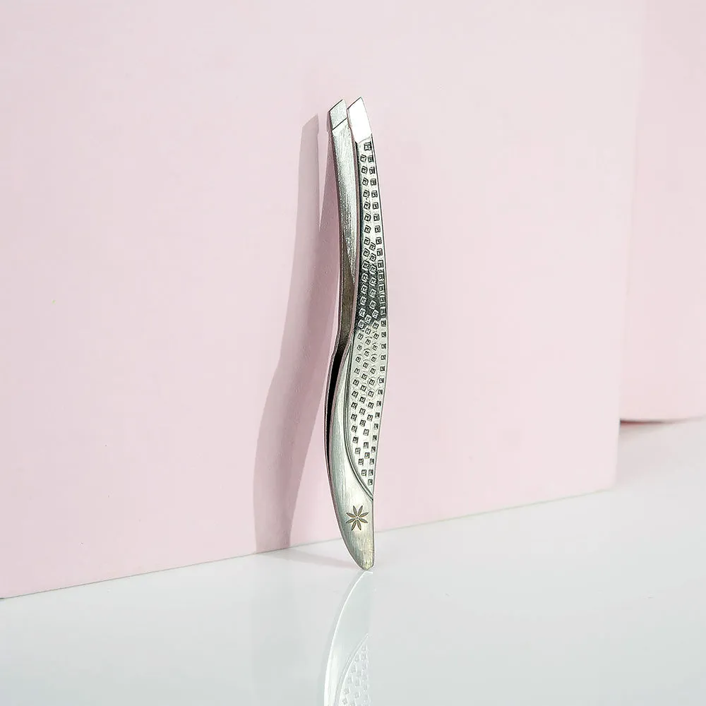 Brushworks Traditional Tweezers