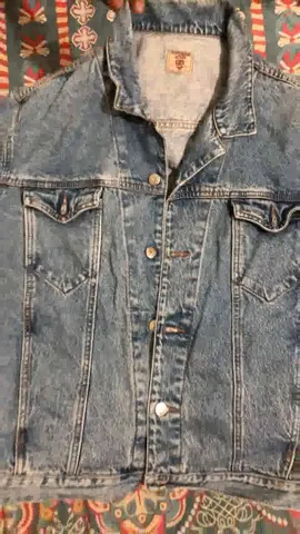 Denim jacket’s unbranded 14 pieces